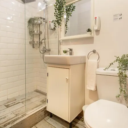 2br At Piata Natiunilor Unite: Perfect For Center