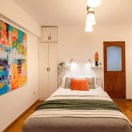 2br At Piata Natiunilor Unite: Perfect For Center * Boekarest