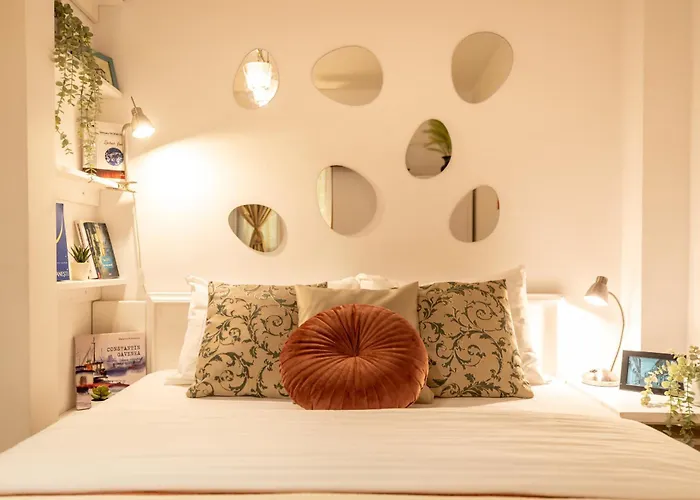 2br At Piata Natiunilor Unite: Perfect For Center شقة