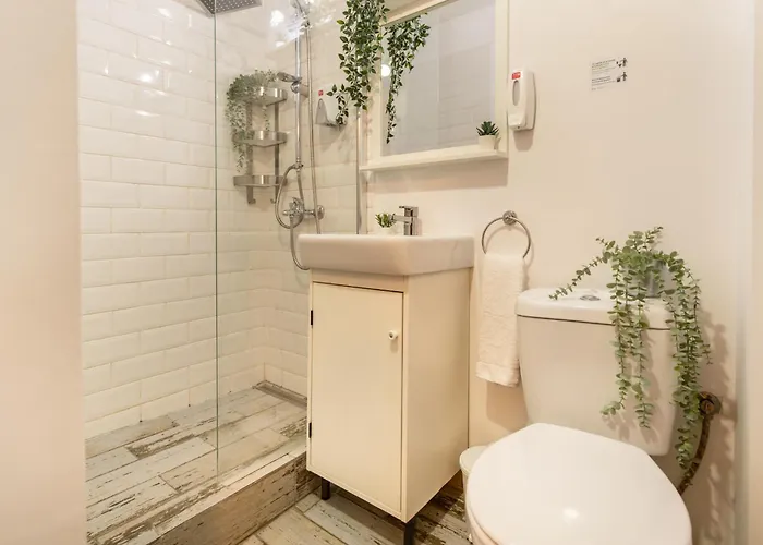 2br At Piata Natiunilor Unite: Perfect For Center