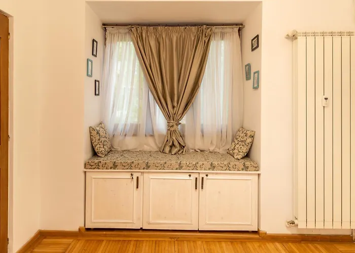 2br At Piata Natiunilor Unite: Perfect For Center شقة *