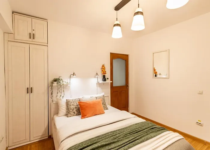 2br At Piata Natiunilor Unite: Perfect For Center
