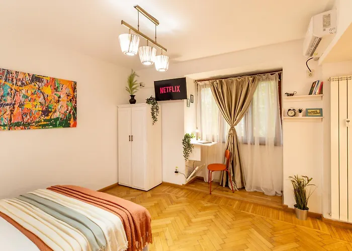 2br At Piata Natiunilor Unite: Perfect For Center شقة *