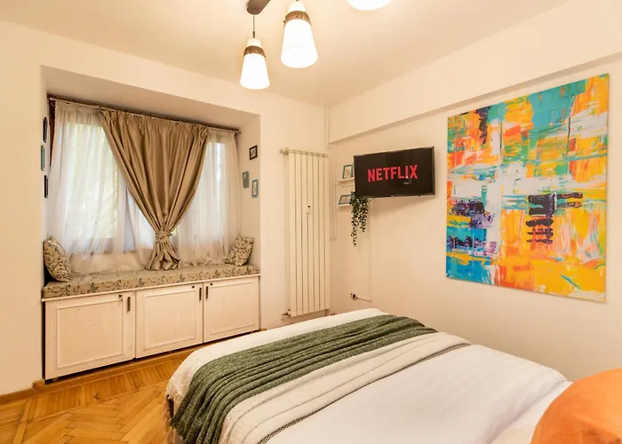 2br At Piata Natiunilor Unite: Perfect For Center بوخارست