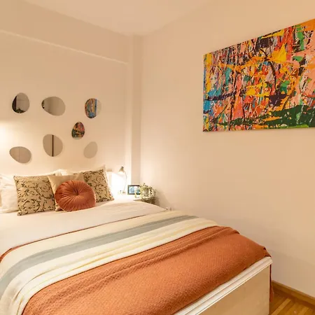 Lejlighed 2br At Piata Natiunilor Unite: Perfect For Center *