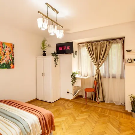 2br At Piata Natiunilor Unite: Perfect For Center شقة *