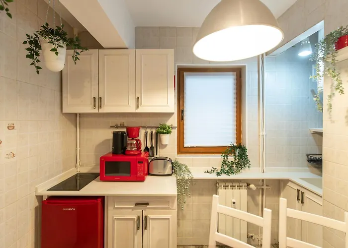 Apartament 2br At Piata Natiunilor Unite: Perfect For Center Bukareszt